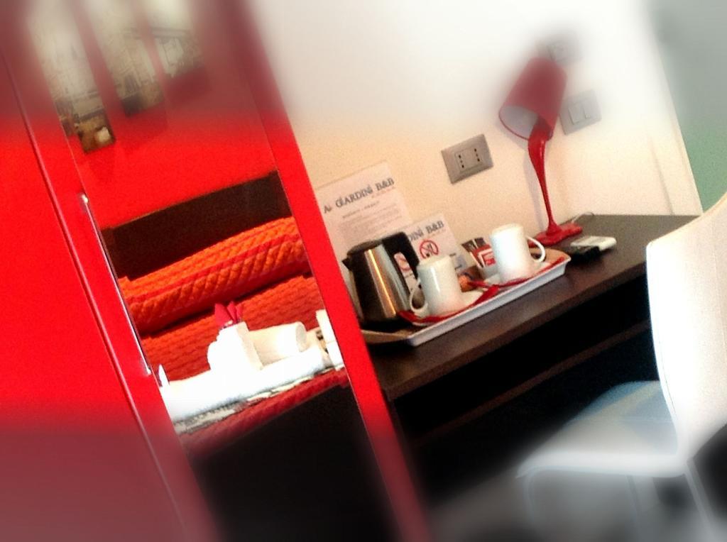 Ai Giardini Rooms -Vicino Ospedale Borgo Trento E Centro Storico Verona Pokoj fotografie